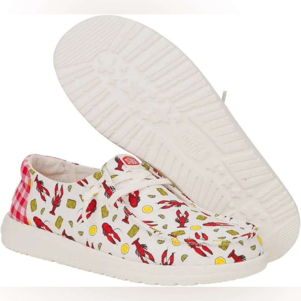 Nwt Hey Dude Women’s Canvas Shoes Crawfish 🦞 Lobster Print 9